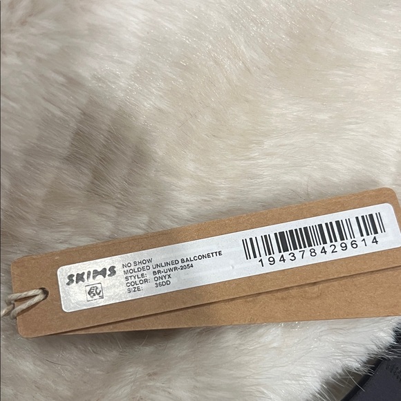 SKIMS Elegant Black Mesh Bra - Picture 2 of 4